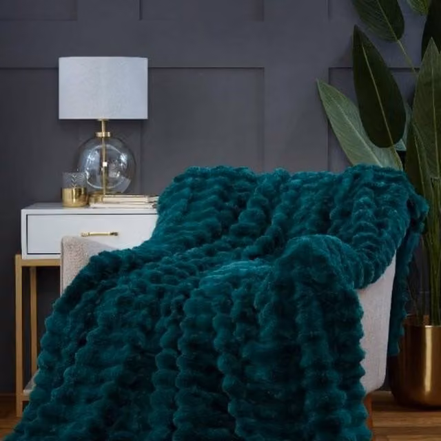 Rapport Home Chunky Ribbed Soft and Cozy Green Faux Fur Throw, W: 150 cm, D: 200 cm
