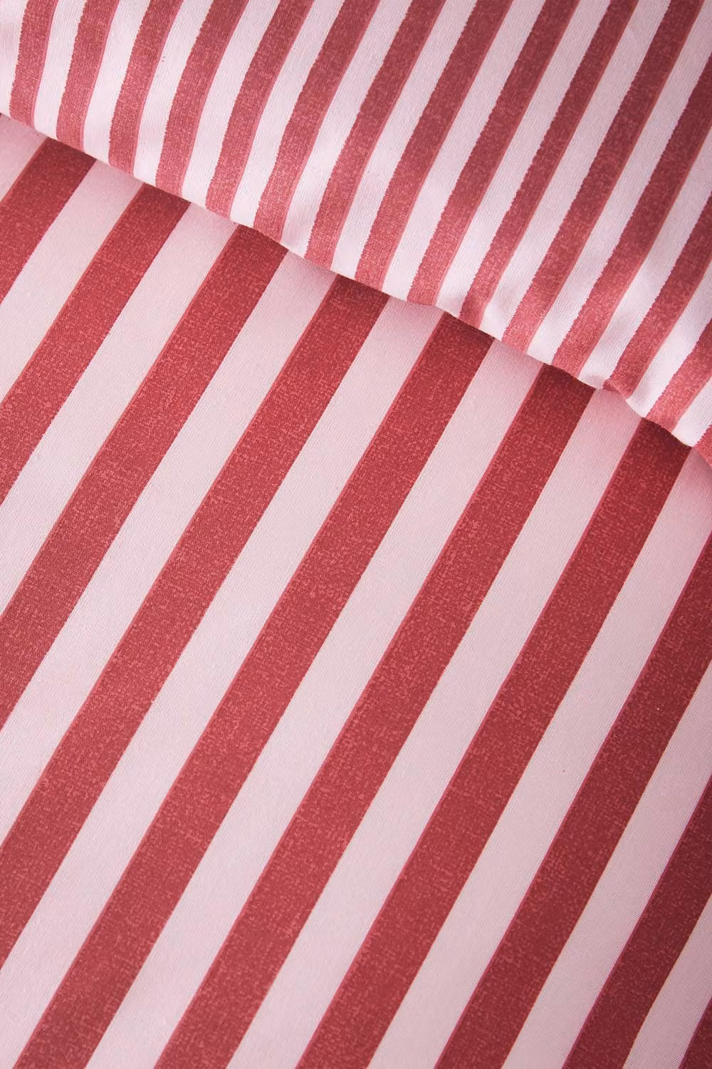 Catherine Lansfield Epping Reversible Striped Duvet Cover and Pillowcase Set, Red, W/D/H: 180 x 200 cm – 3