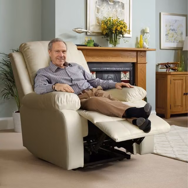 Comfy Living Modern Relax Recliner Chair in Synthetic Leather with Armrests