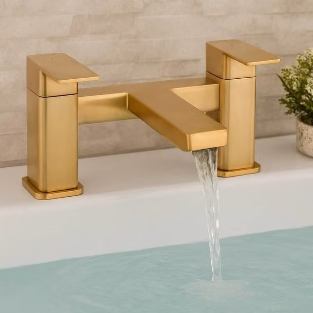 Bathroom Kingdom Quadrado Brushed Brass Square Bath Filler Tap in Gold