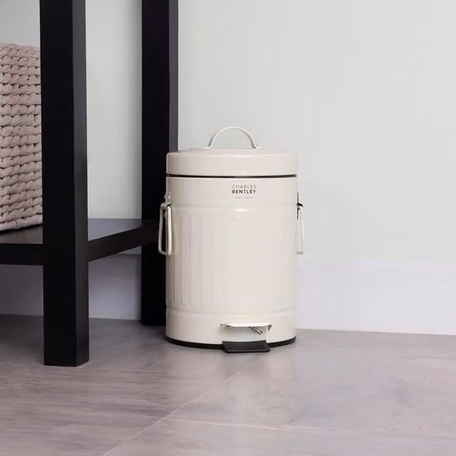 Charles Bentley Retro Steel Pedal Bin with Removable Inner Bucket, Cream, W: 17 cm, D: 17 cm, H: 30 cm – 1
