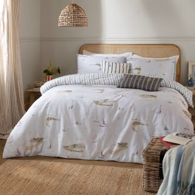Make It A Home Abersoch Shore Reversible Striped Combed Cotton Duvet Cover Set in Blue and White, 200 x 200 cm