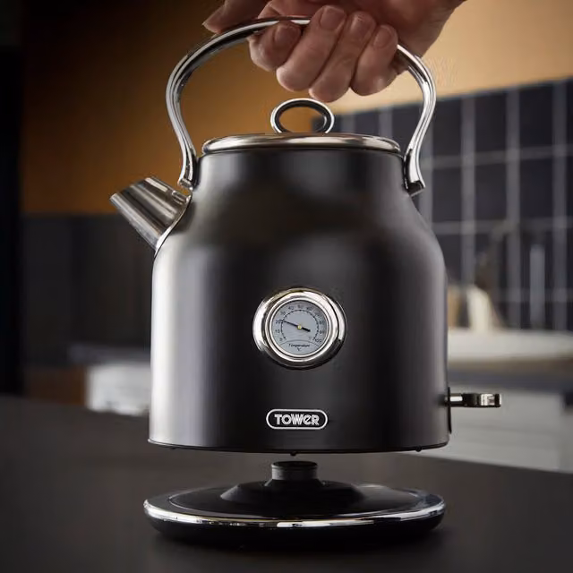 Tower Renaissance 1.7 l 3kW Stainless Steel Kettle - Black