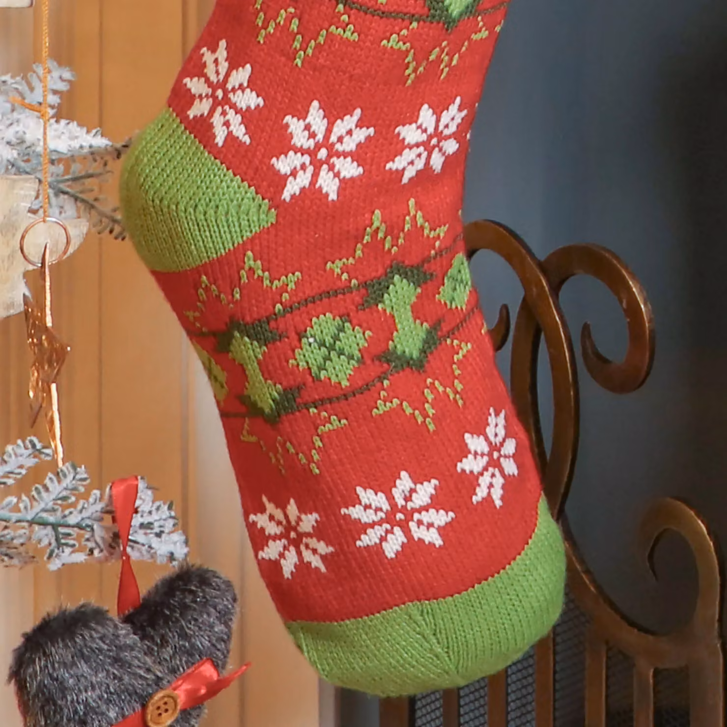Dibor Set of 2 Red Fair Isle Knitted Christmas Stockings with Pompoms – 3