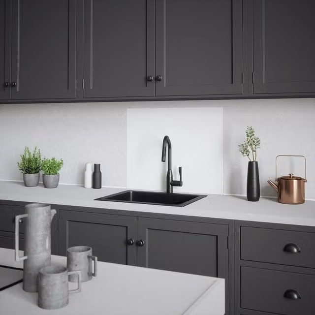 House Beautiful Iridescent White Glass Kitchen Splashback, Width: 90 cm