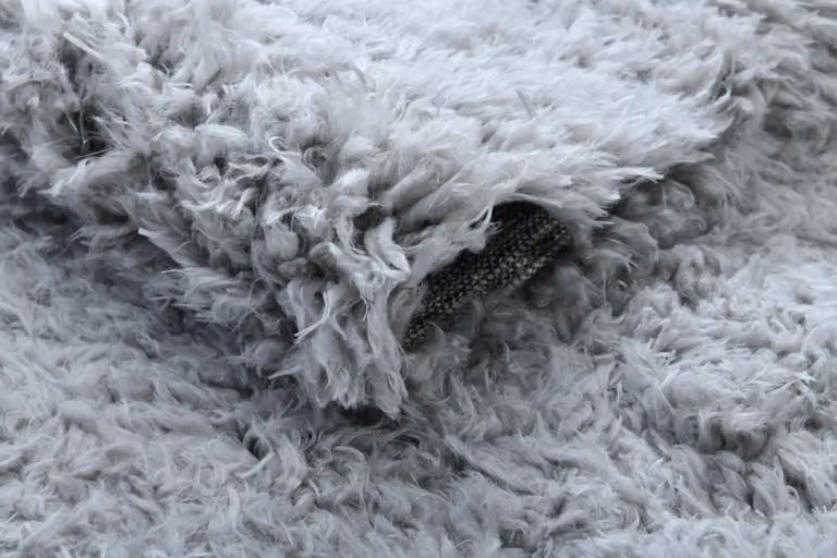 Home Republic Montana Fluffy Textured Rug in Silver, W: 120 cm x L: 170 cm