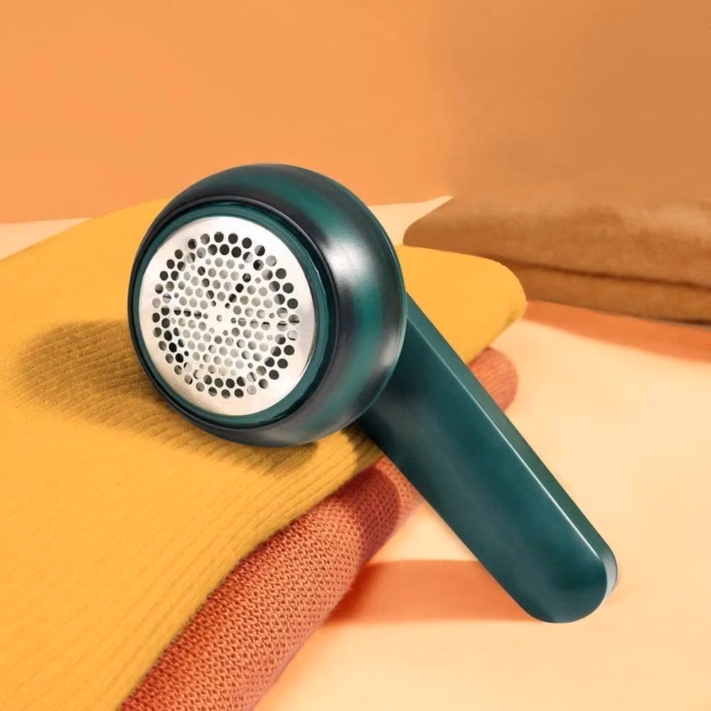 NESTLUNE Rechargeable USB Electric Fabric Shaver and Portable Clothes Lint Remover in Green – 3