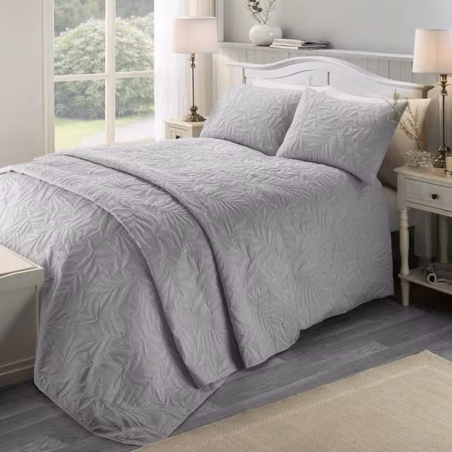Serene Luana Microfibre 3D Floral Design Duvet Cover and Pillowcase Set in Silver and Pink, Double Size 200 x 200 cm