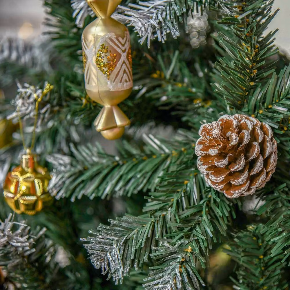 STILVORA Snow-Flocked Green Christmas Tree with Pine Cones – 6