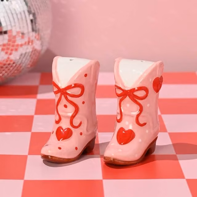 The Feel Good Club Cowboy Salt and Pepper Set in Pink and Multicolour Ceramic – 1