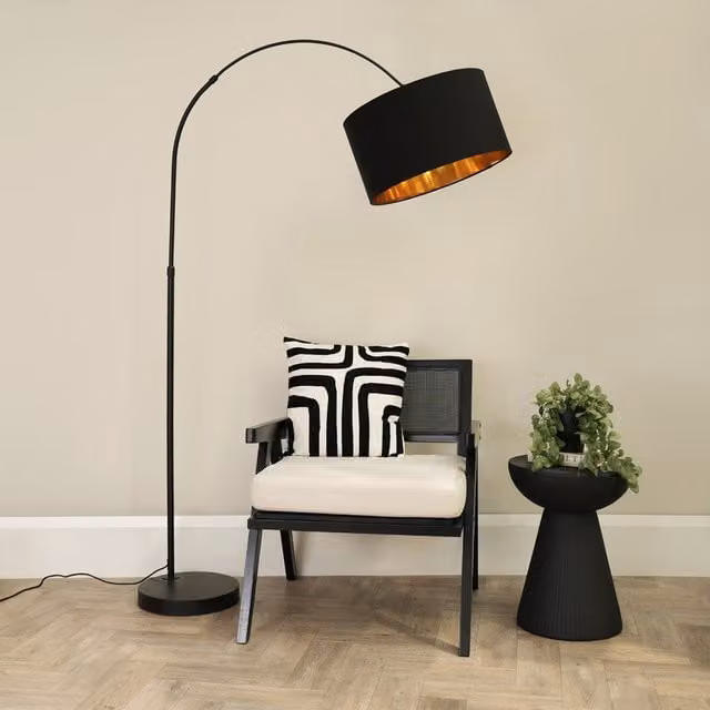 ValueLights Louis Floor Lamp with Metallic Inner Drum Shade in Black