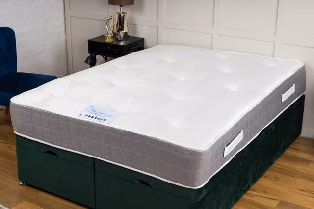 UK Bed Furniture Backcare 2000 Pocket Spring Mattress in White, Size: Small Double (W/D: 120 x 200 cm)