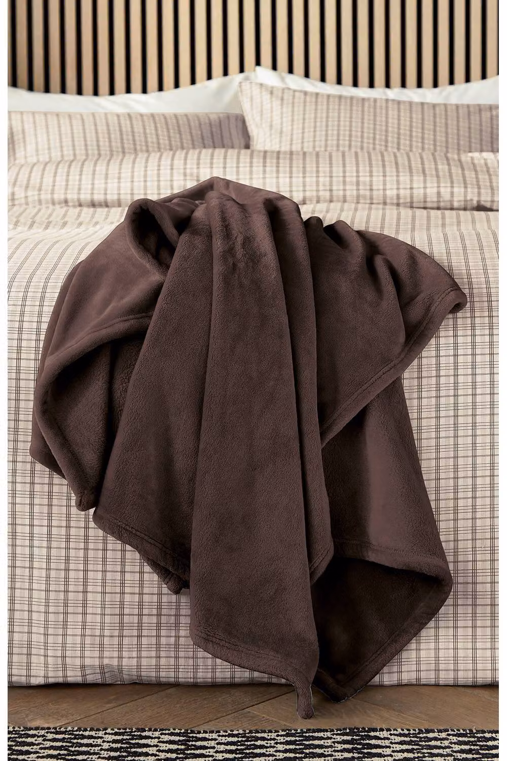 Helena Springfield Snug Fluffy Fleece Throw in Brown, W/D/H: 140 x 180 cm – 2