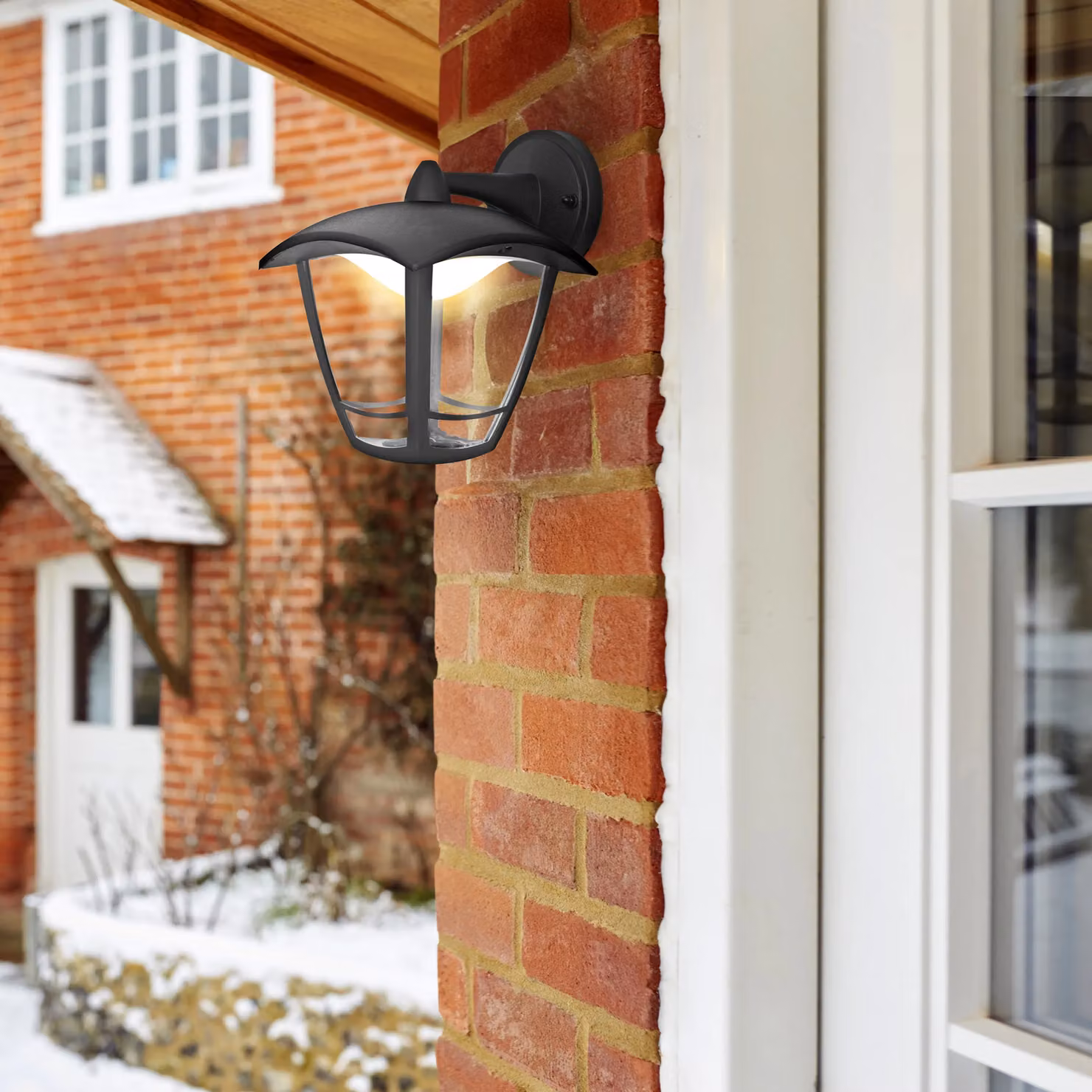 Luceco LED Top Arm Four Panel Coach Lantern in Black, IP44 Rated – 5