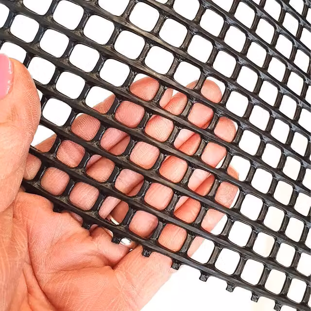True Products Heavy Duty Extruded Square Mesh Plastic Fence Windbreak, Black, Width: 1000 cm