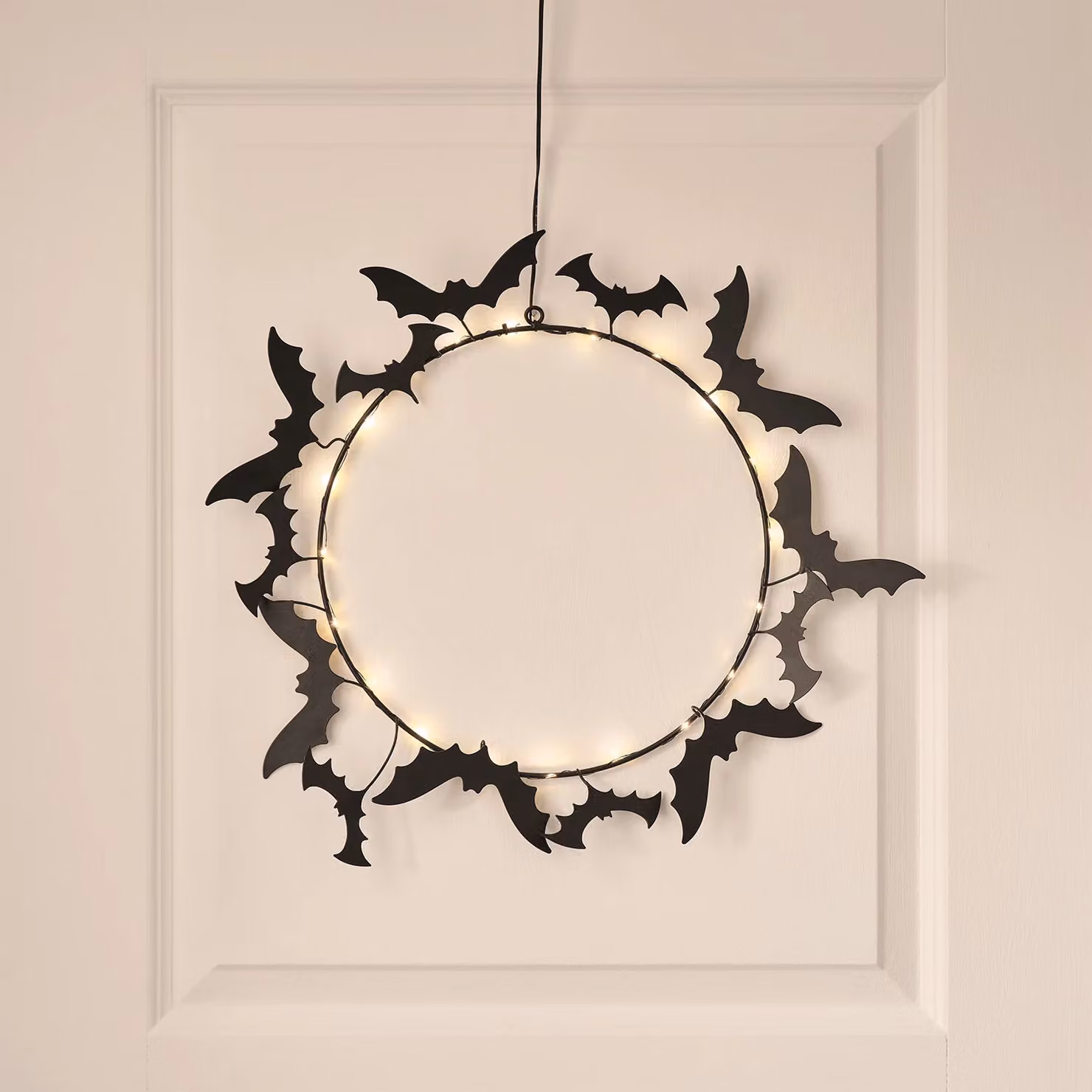 Lights4fun Black Bat LED Halloween Wreath, 43 cm – 1