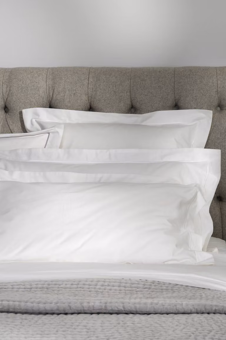Soak&Sleep White 600TC Egyptian Cotton Housewife Pillowcase Pair, Standard Size