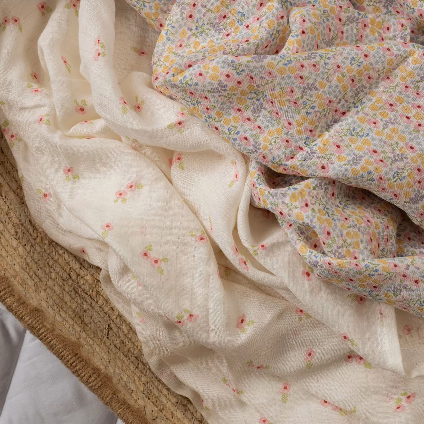 Avery Row Organic Cotton Baby Muslin Swaddles Set of 2 in Wildflower Garden and Anemone Multicolour – 2