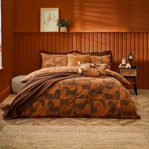 Riva Home Reversible Graphic Animal Duvet Cover in Sand and Brown, 200 x 200 cm