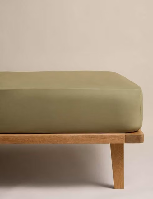 M&S Egyptian Cotton 230 Thread Count StayPut Fitted Sheet, Green, W: 140 cm, D: 200 cm
