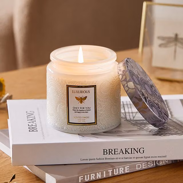 Livingandhome Litsea Cubeba Scented Soy Wax Candle in White Glass with Abstract Round Design