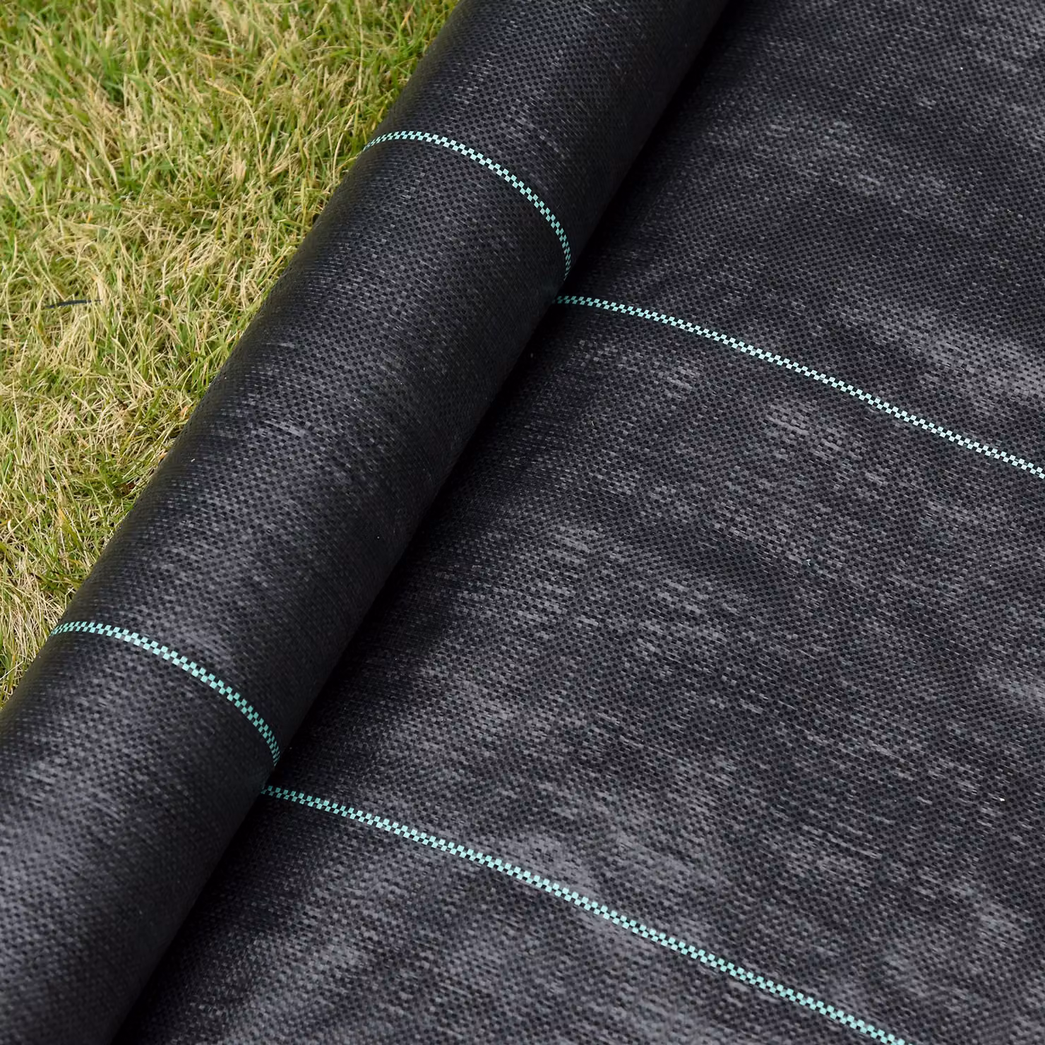 Outsunny Premium Heavy-Duty Weed Barrier Landscape Fabric, Black, 1 x 50 m – 6