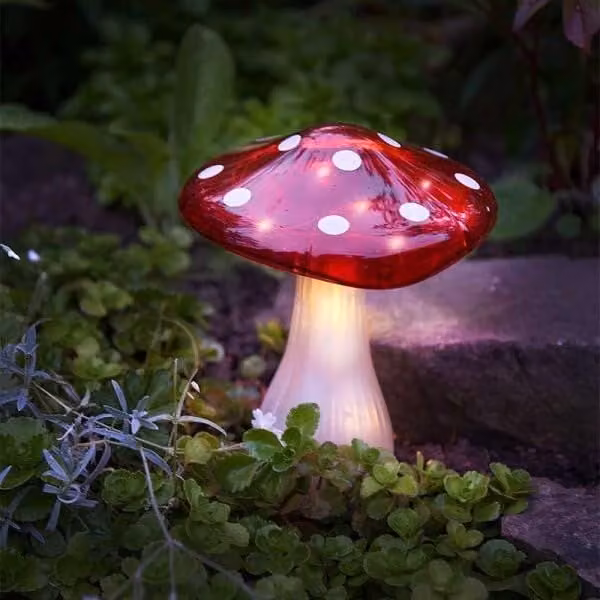 Marco Paul Red Solar Powered Mushroom Garden Ornament with Dusk Sensor – 1