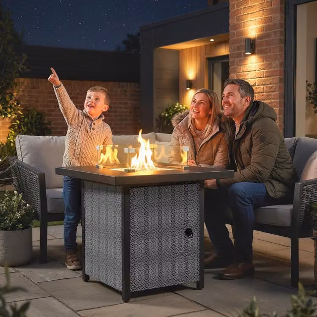 Outsunny 11.7 KW Propane Gas Fire Pit Table for Garden, Black