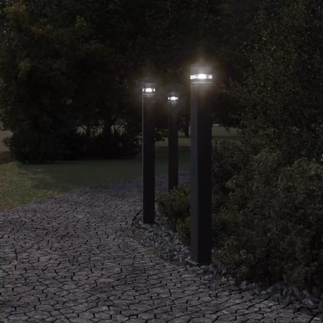 Berkfield Home Set of 3 Black Aluminium Outdoor Floor Lamps with Outlet, Height: 110 cm