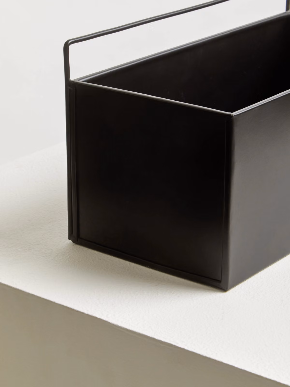 Orsina Small Metal Plant Box in Black, W/D/H: 31.0 x 15.0 x 31.0 cm – 5