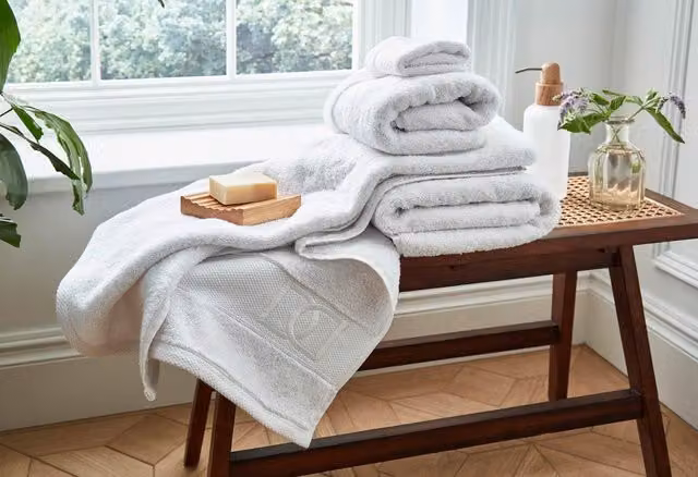 Liddell White 700GSM Cotton Bath Sheet