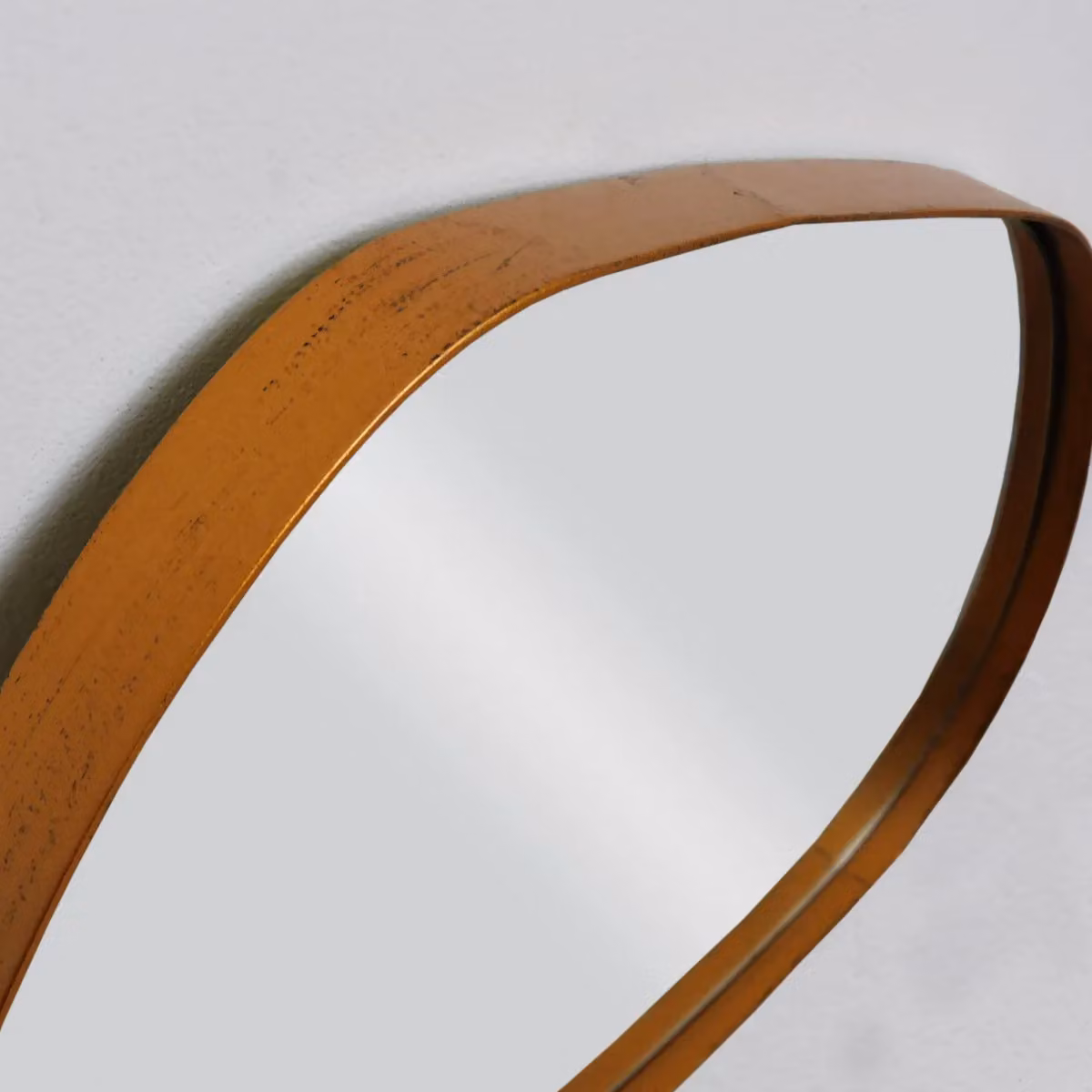 Agenzia 14 Modern Gold Pebble Metal Wall Mirror W: 28 cm, H: 36 cm – 2