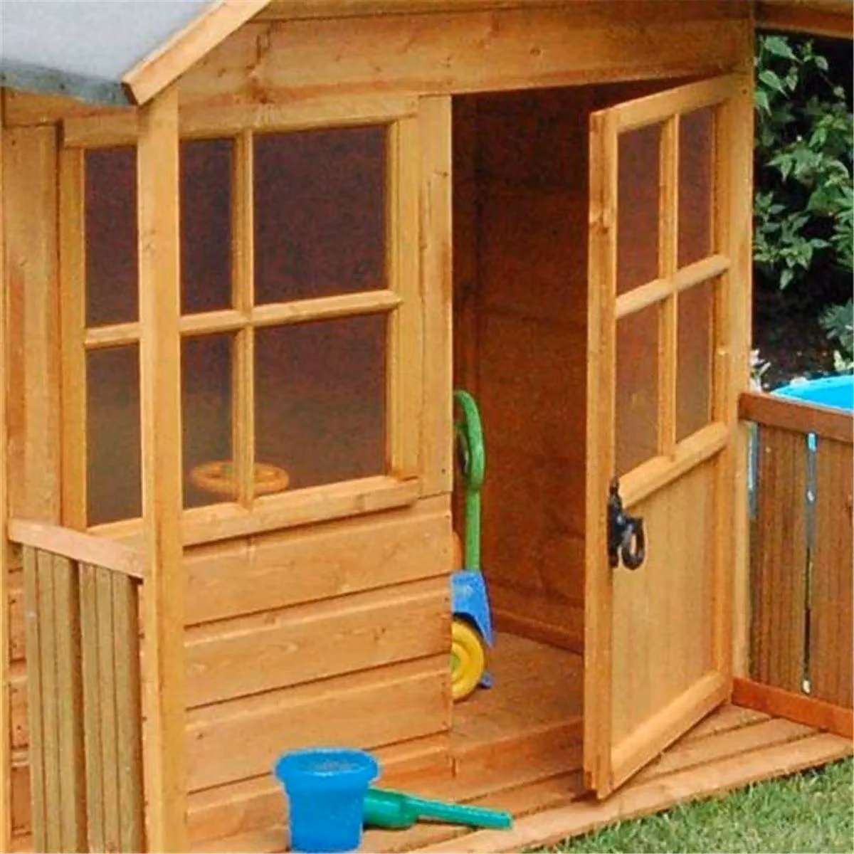 Cheshire Deluxe Playaway Playhouse in Natural Wood, Brown – 2
