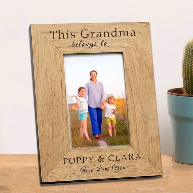 Uniqueful Personalised This Belongs To Wood Picture Frame for Grandma, Brown, 7 x 5 in