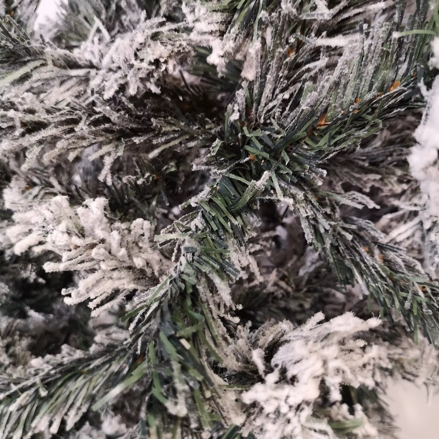 Samuel Alexander 8ft Green Flocked PVC Christmas Tree Arch with Snow Tips and Flat Top – 4