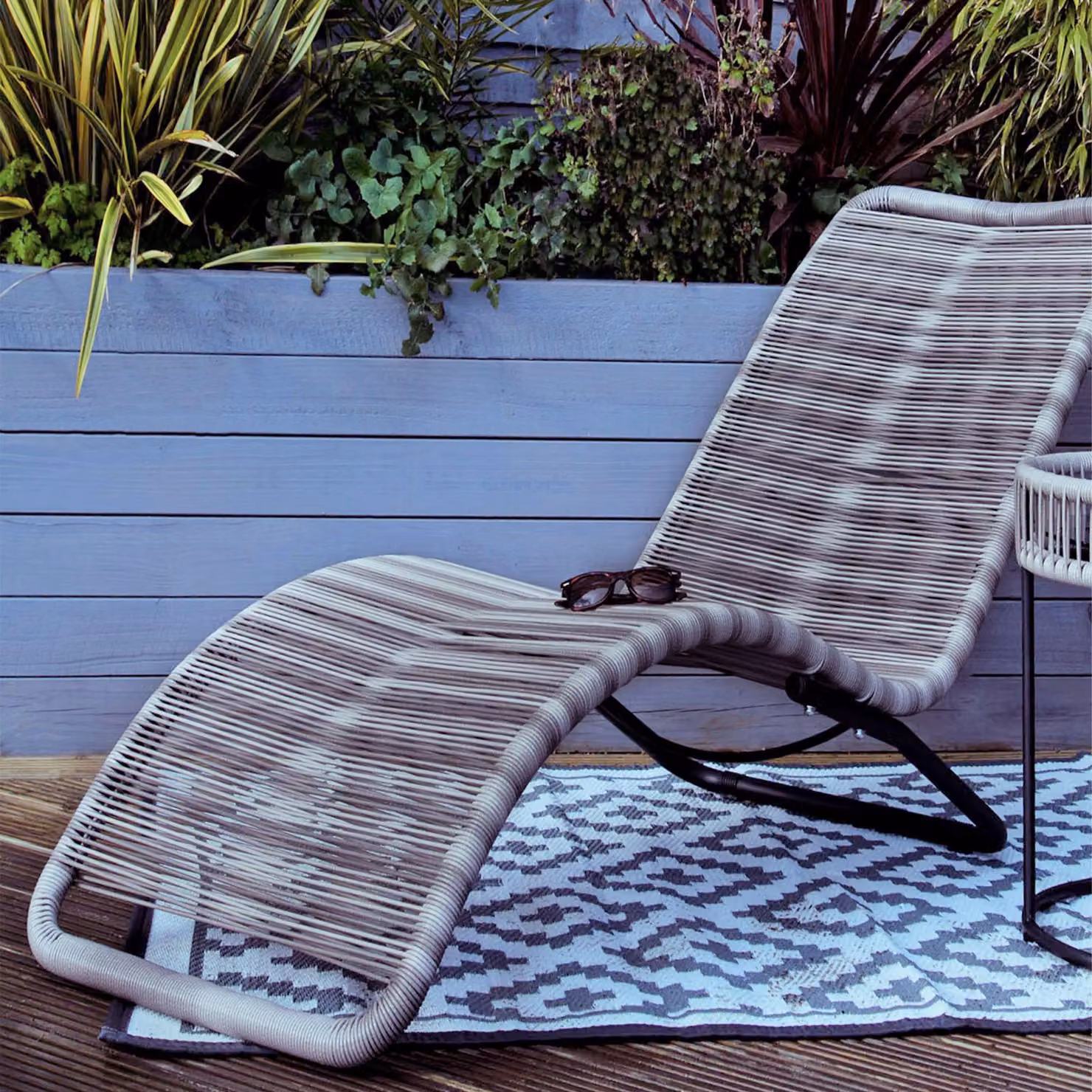 Charles Bentley Zanzibar Grey Rattan Sun Lounger with Powder Coated Steel Frame, W/D/H: 59 x 161 x 76 cm – 3