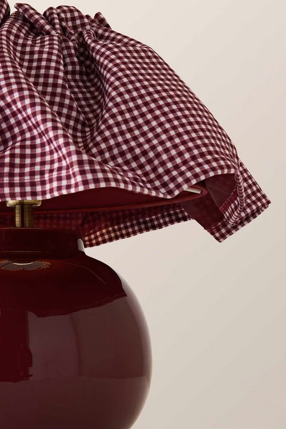 ValueLights Arabella Ceramic Table Lamp with Pleated Fabric Pinstripe Shade and Bulb in Red – 4