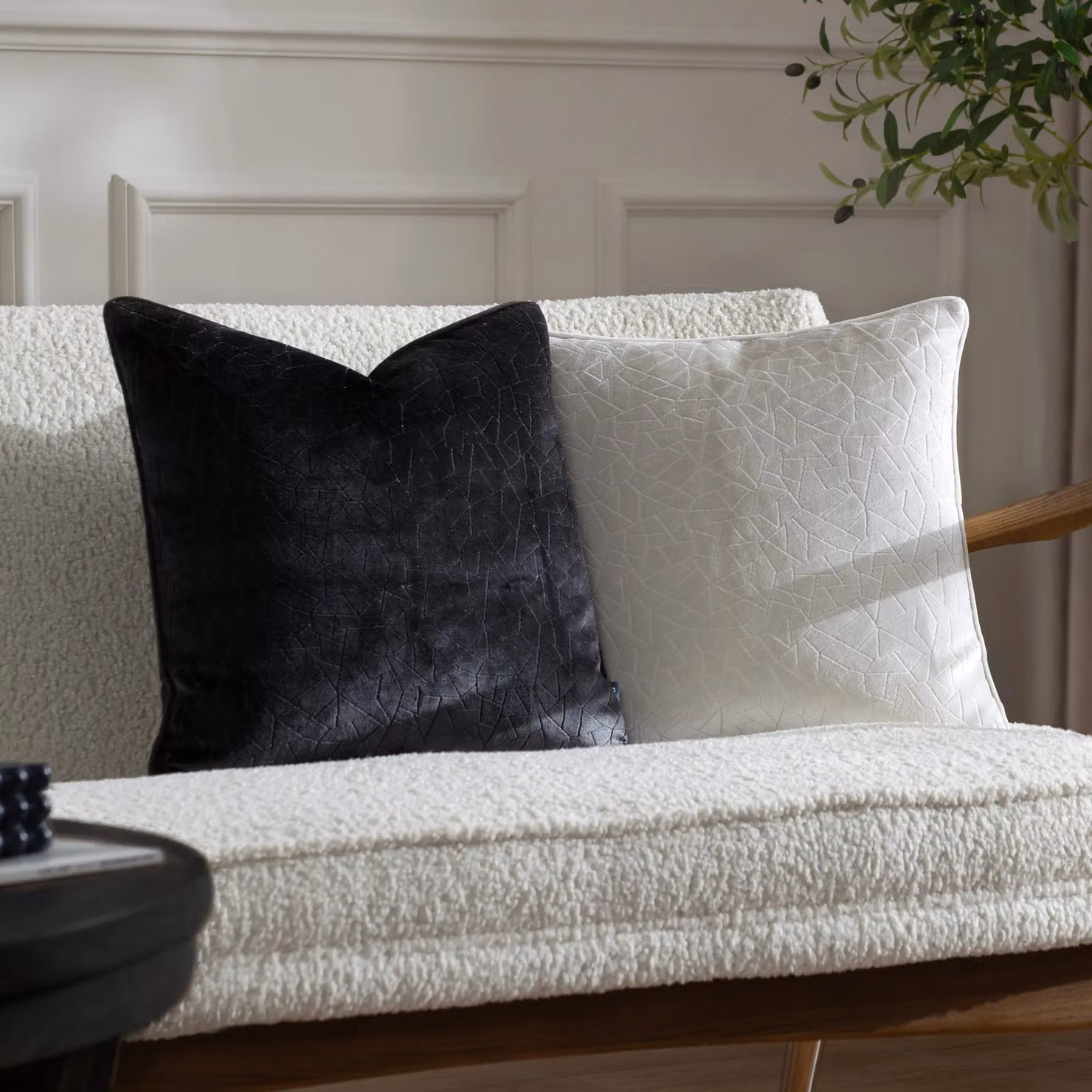 HOEM Malans Cut Velvet Piped Cushion in Black, W/D/H: 45 x 45 x 45 cm – 5