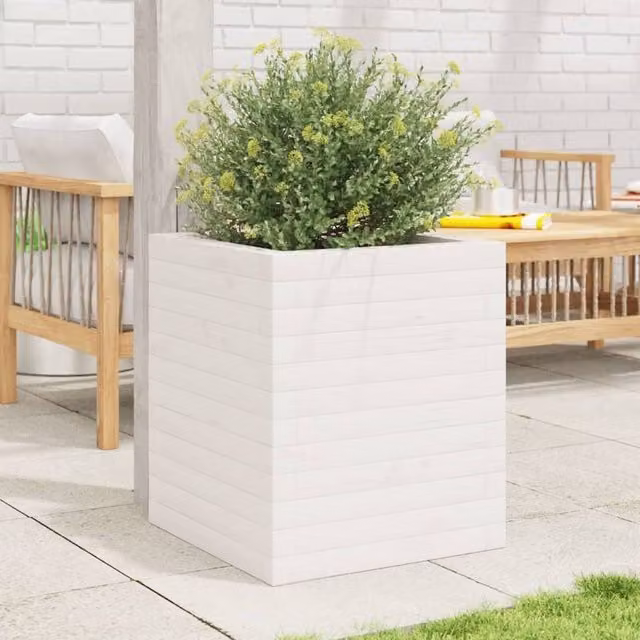 Berkfield Home Decorative White Garden Planter in Solid Wood, W/D/H: 40 x 40 x 46 cm