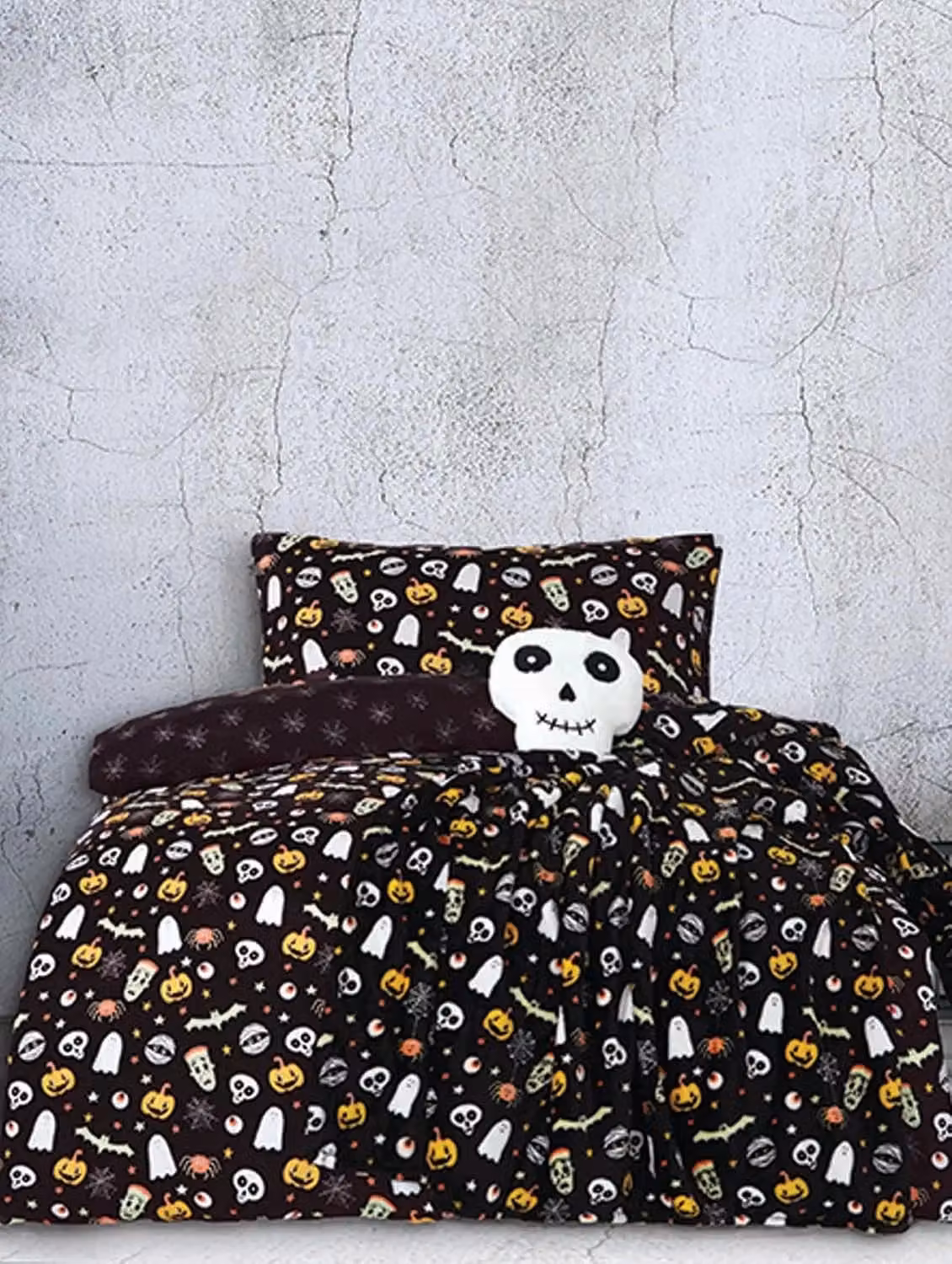Smart Living Halloween Ghost and Magical Cat Fleece Cushions in White – 3