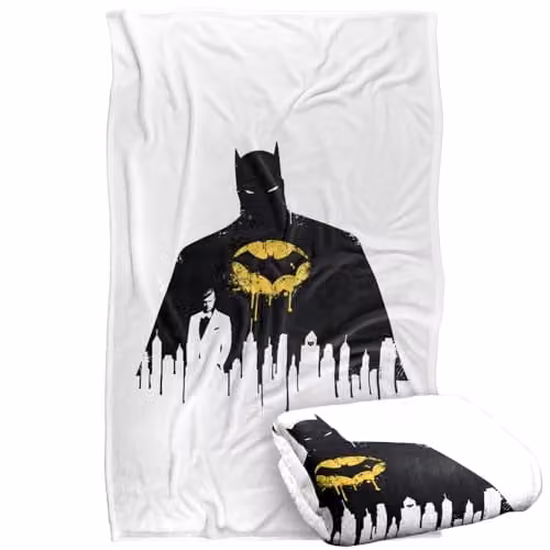 Warner Bros. Batman City Silhouette Super Soft Fleece Throw Blanket, Multicolour, W: 91.44 cm x L: 147 cm