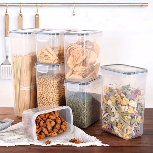 Livingandhome Stackable Airtight Plastic Food Storage Container Set, White and Transparent