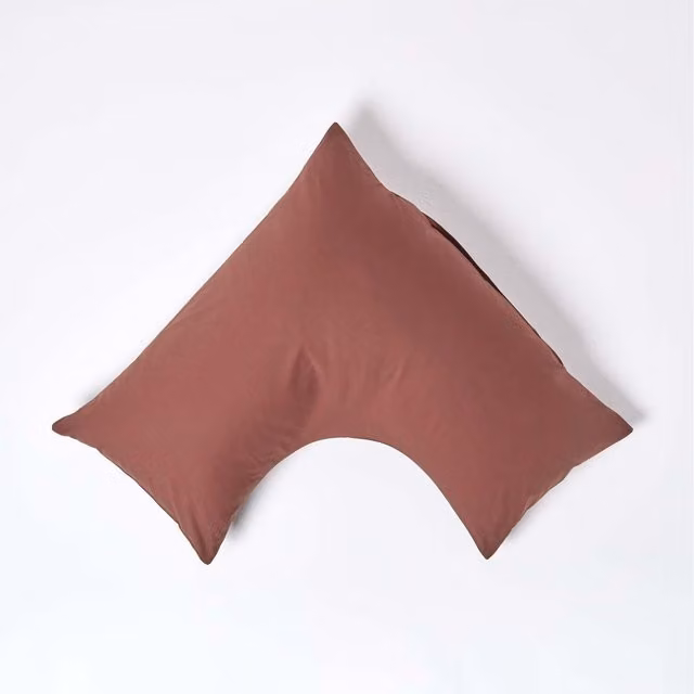 Homescapes Brown Egyptian Cotton V-Shape Pillowcase, 200 Thread Count Percale – 1