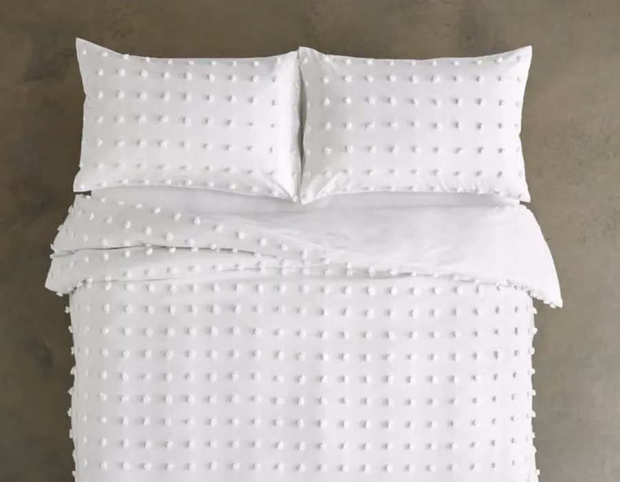 Deyongs Fluffy Dots Reversible Duvet Cover and Pillowcase Set in White, Microfibre and Polycotton, W/H: 140 x 200 cm – 2