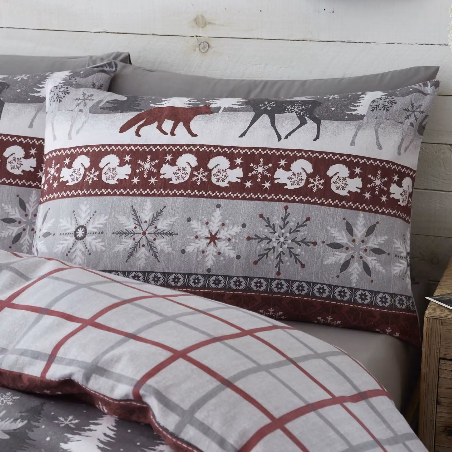 Happy Linen Company Scandi Nordic Checked Reversible Brushed Cotton Duvet Cover and Pillowcase Set in Red, Double – 2