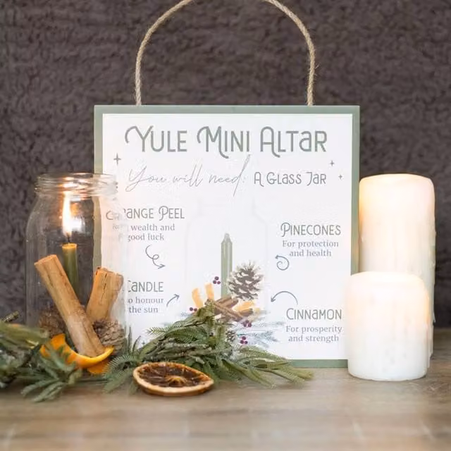 Uniqueful Green Yule Altar MDF Hanging Wall Sign with Leaf and Letter Details, 20 cm