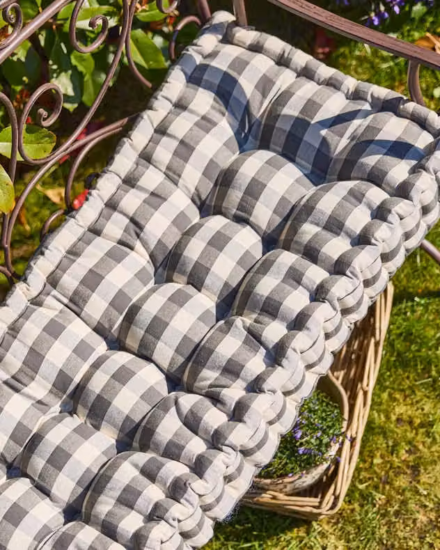 Dibor Grey and White Striped Quilted Outdoor Garden Bench Cushion, W: 44 cm, L: 112 cm – 3