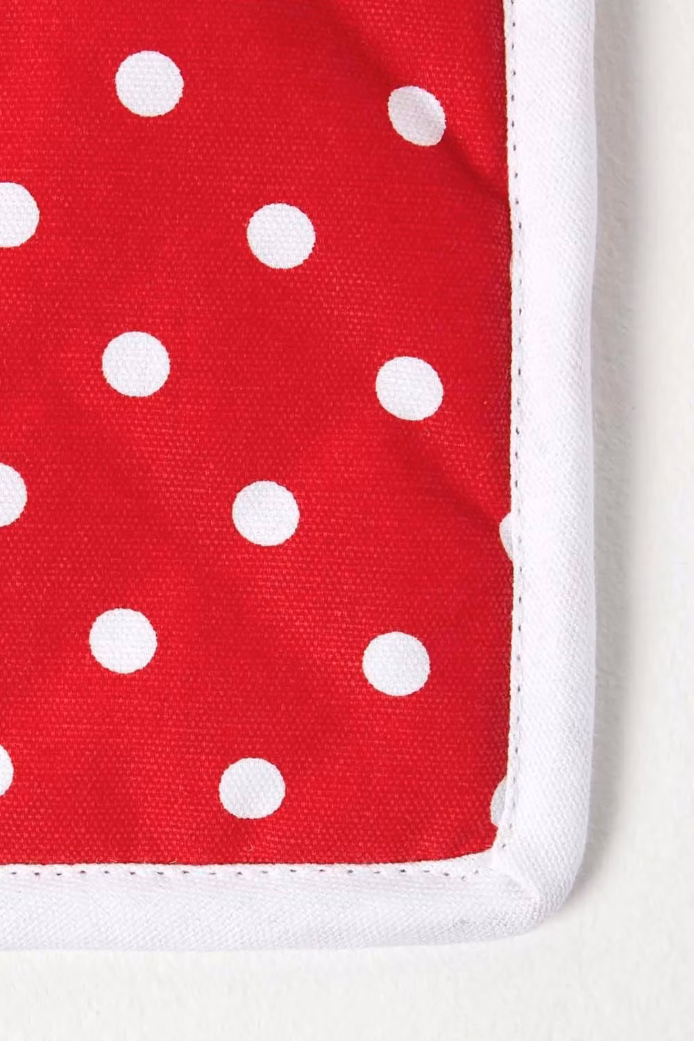 Homescapes Red and White Polka Dot Cotton Pot Holder, 20 x 20 cm – 2
