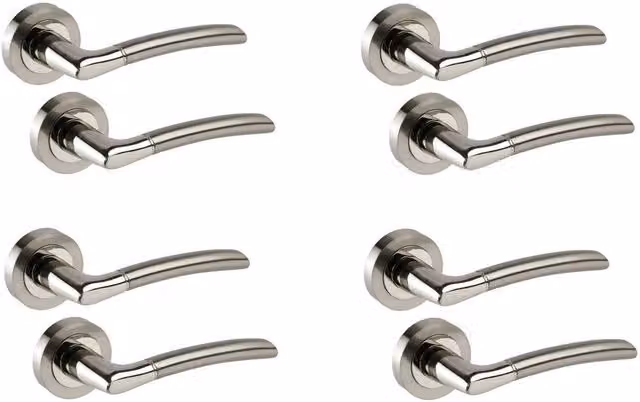 Golden Grace Polished Chrome Door Handles on Round Rose, 4 Pairs