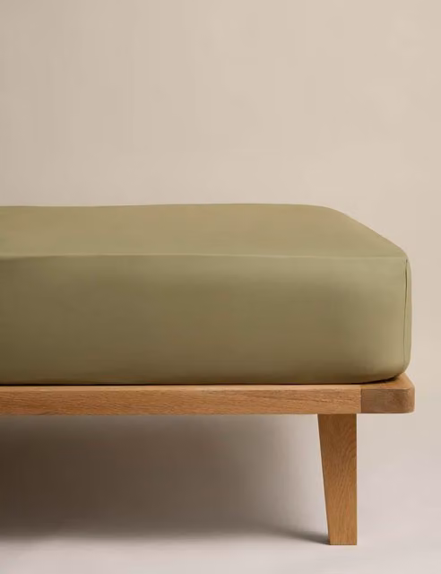 M&S Egyptian Cotton 230 Thread Count StayPut Fitted Sheet, Green, W: 140 cm, D: 200 cm